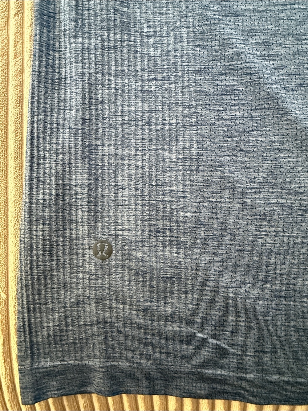 lululemon athletica Men's Heathered Navy Crew Short Sleeve Tee - Picture 3 of 3